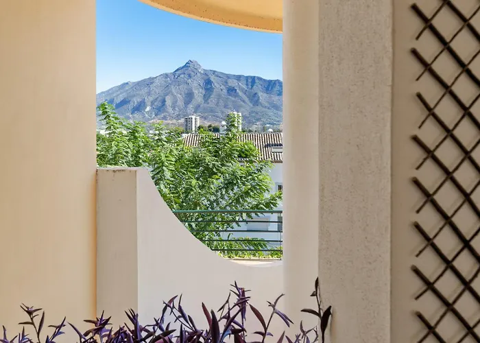 Molo Residences Boutique At Senorio Aparthotel 4*