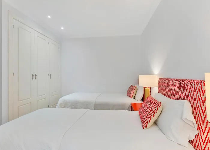 Molo Residences Boutique At Senorio Aparthotel 4*